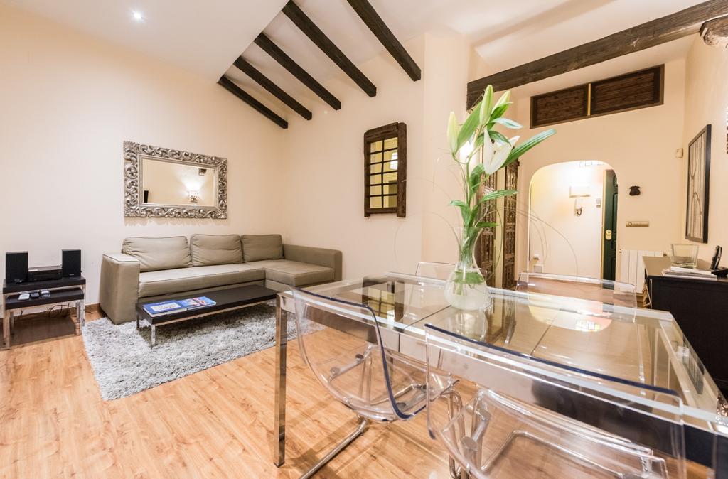 Downtown Jacuzzi Apartment Madrid Exterior photo