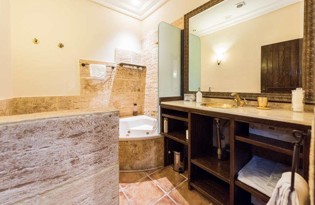 Downtown Jacuzzi Apartment Madrid Exterior photo